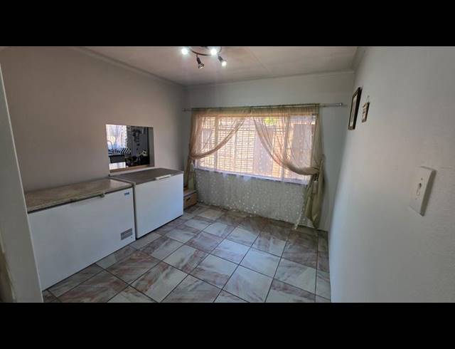 3 BEDROOM HOUSE FOR SALE IN MAGALIESKRUIN